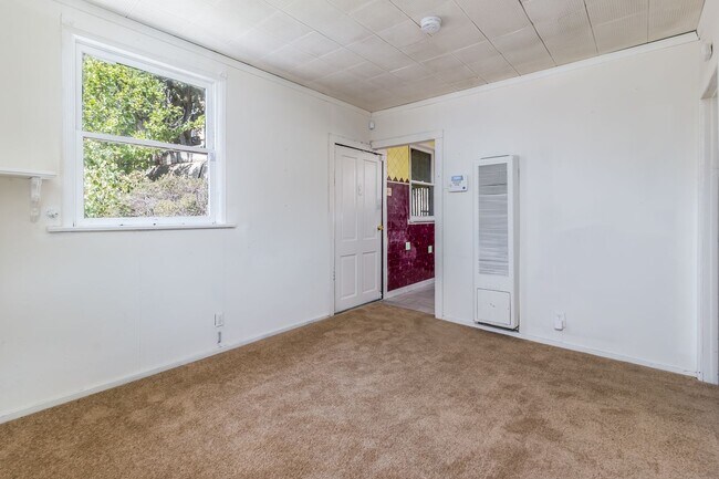 Foto del edificio - Charming 1 Bedroom Unit!! Must See!