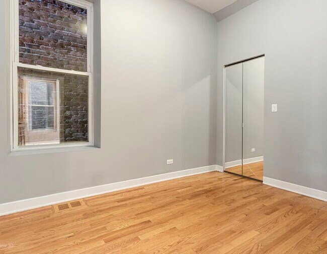 Building Photo - 1218 N Damen Ave