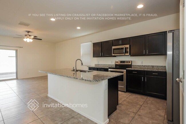 Foto del edificio - 37746 W Capri Ave