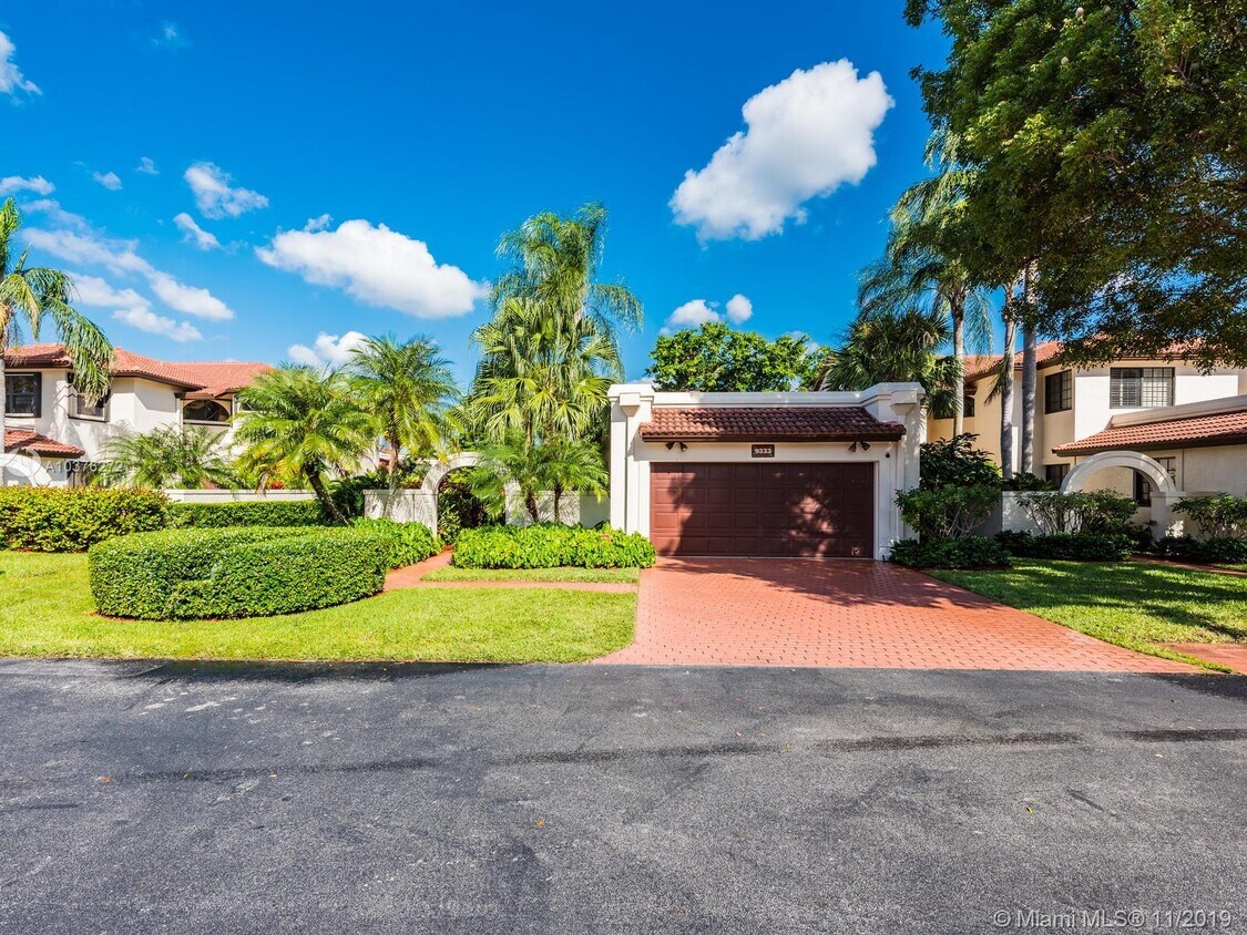 9333 NW 50th Doral Cir N, Doral, FL 33178 Townhouse for Rent in Doral