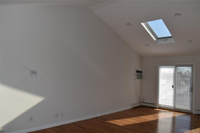 Building Photo - 6 Geiger Pl