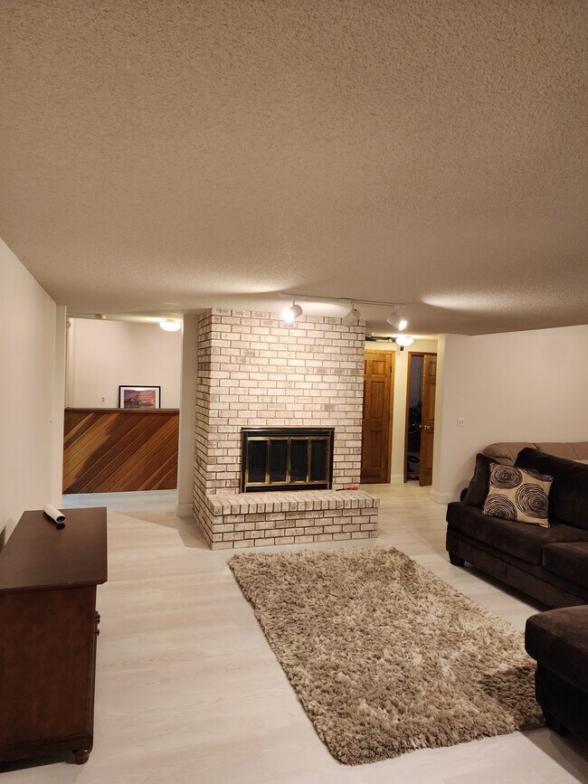 8108 Telegraph Rd, Minneapolis, MN 55438 House Rental in Minneapolis