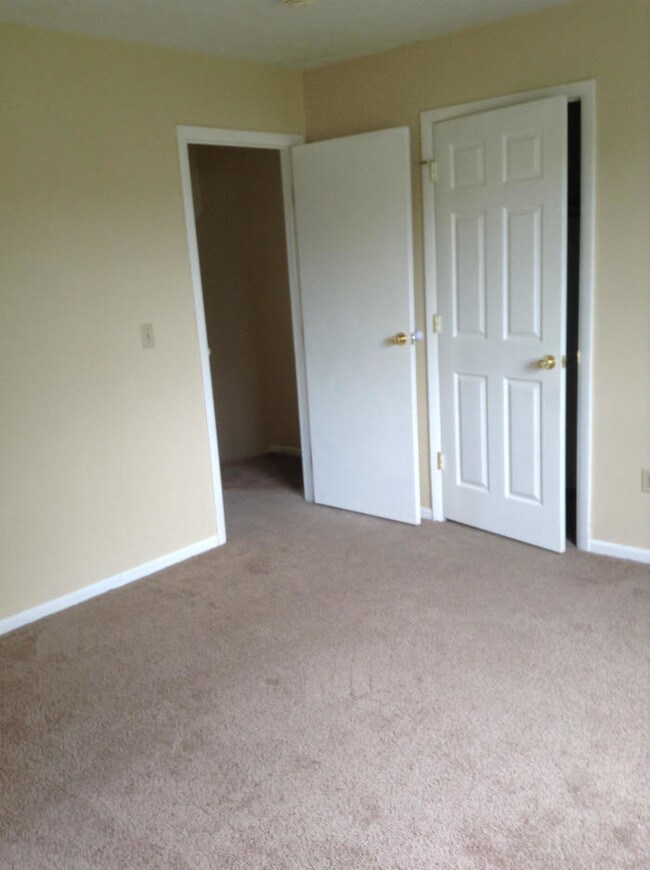 Foto del edificio - 544 Willis Ln
