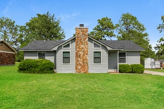 Building Photo - 2505 Teakwood Dr