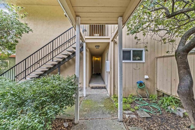 Foto del edificio - Utilities Included! Montclair 1BD/1BA w/ Parking & Private Deck
