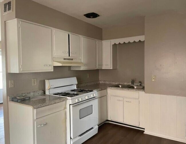 Foto del edificio - 640 Kingston Rd