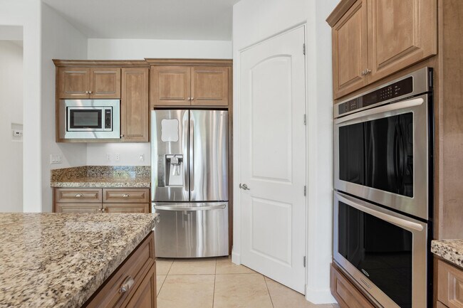 Foto del edificio - 74114 Cosmopolitan Ln