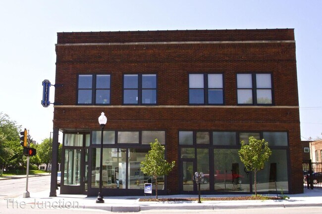 Building Photo - 306 S 24th St