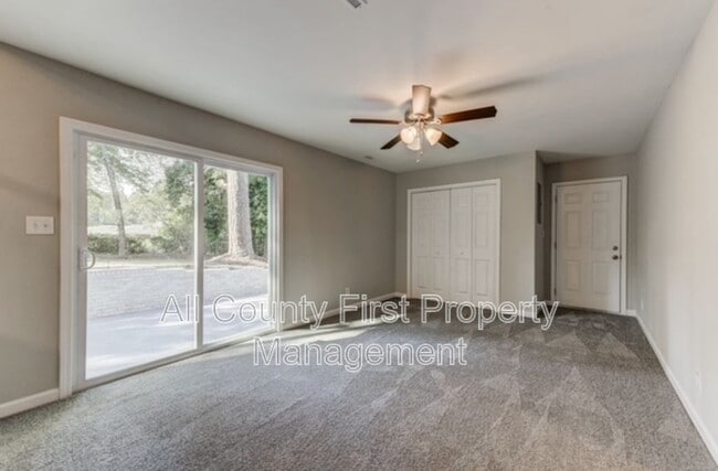 Building Photo - 2637 Elkhorn Dr