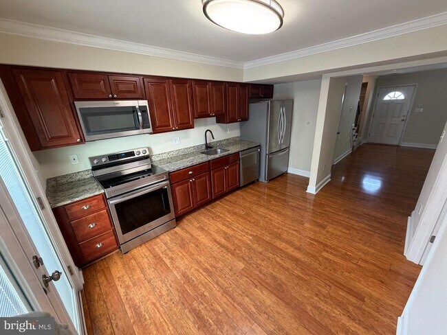 Foto del edificio - 534 Lancaster Pl