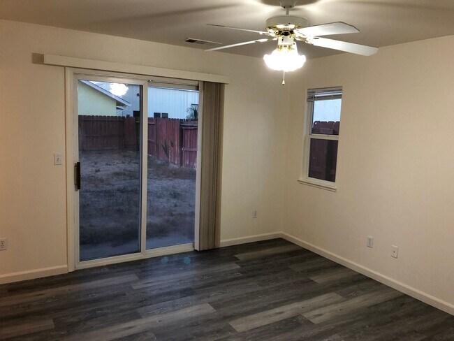 Foto del edificio - 13337 Skyline Blvd