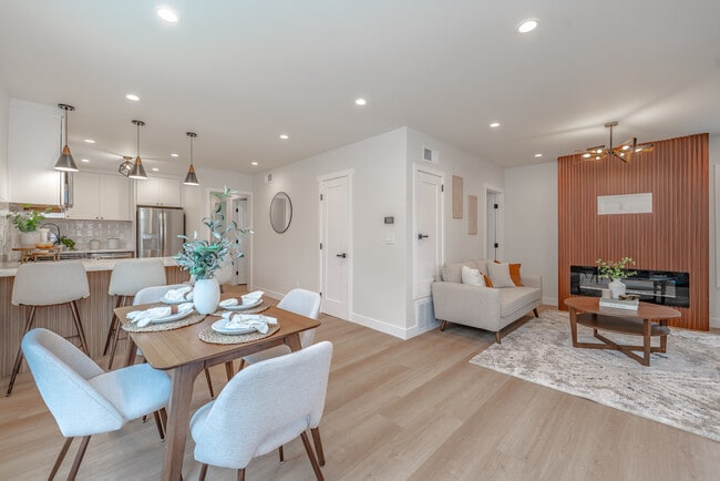 Foto del edificio - 8629 Guthrie Ave