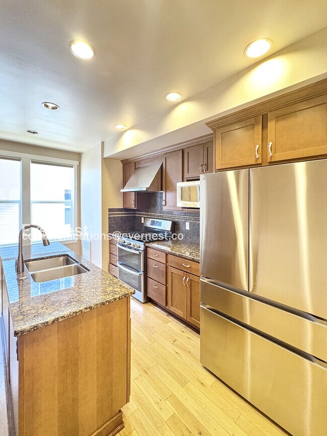 Foto del edificio - 4428 44th Ave SW