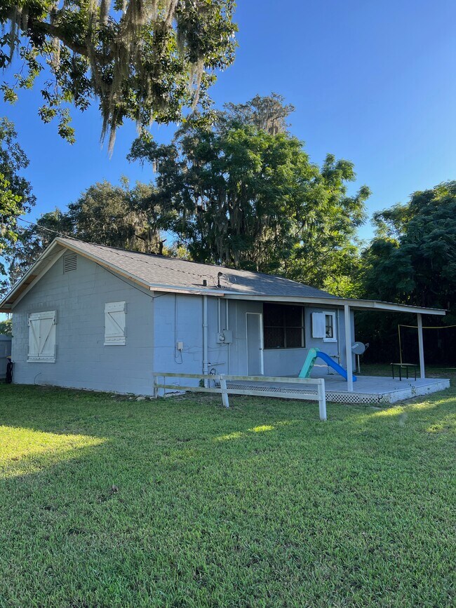 Foto del edificio - 12852 Florida Ave