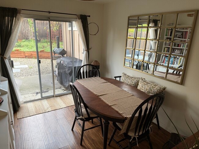 Foto del edificio - 7388 Freeman Pl