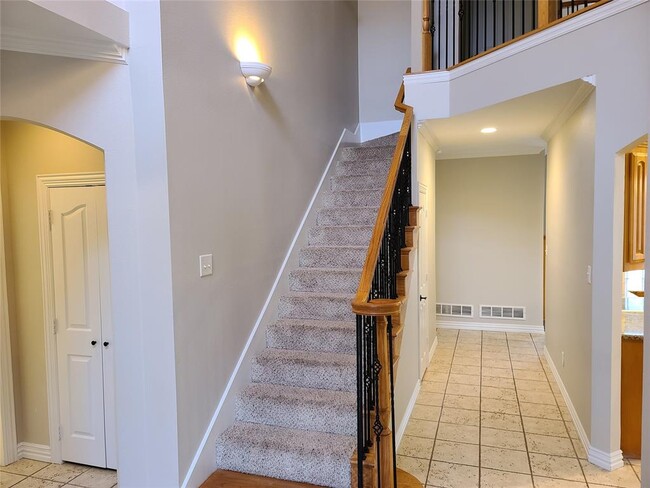 Building Photo - 109 Palomino Ct