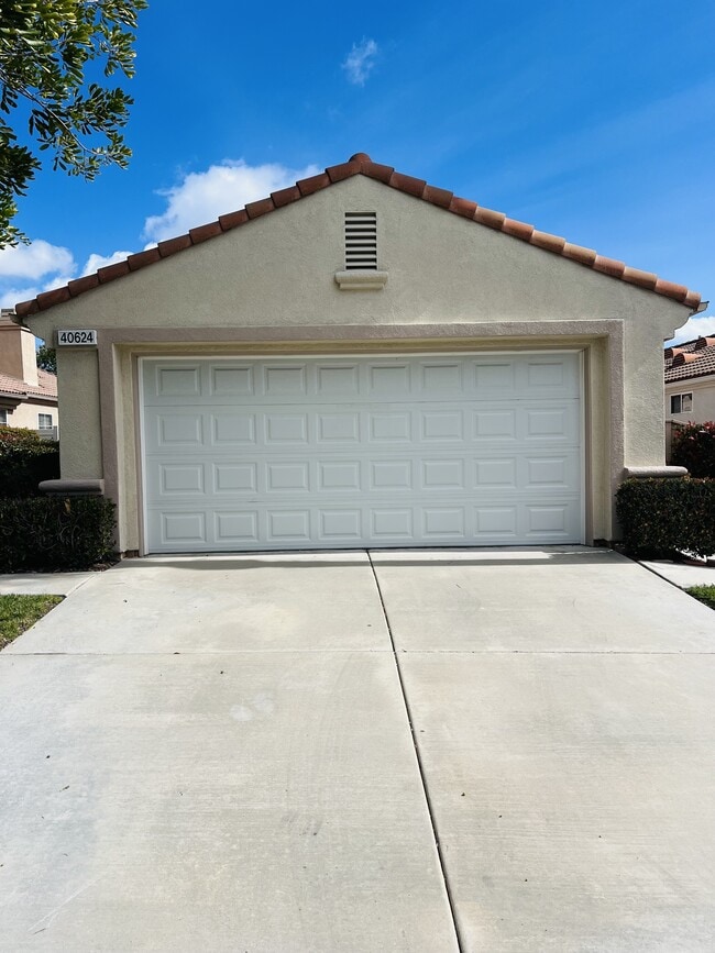 Building Photo - 40624 Corte Albara