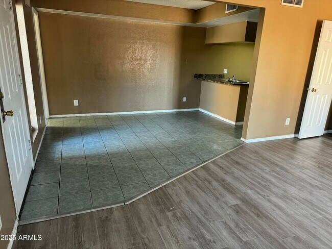 Foto del edificio - 1424 N 53rd Ave