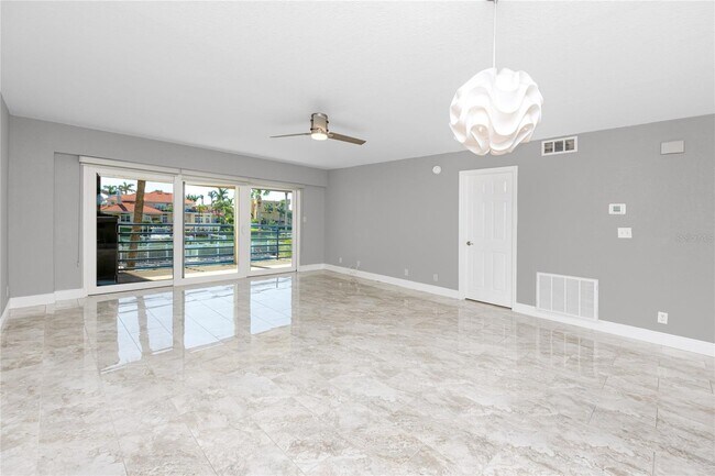 Building Photo - 363 Pinellas Bayway S