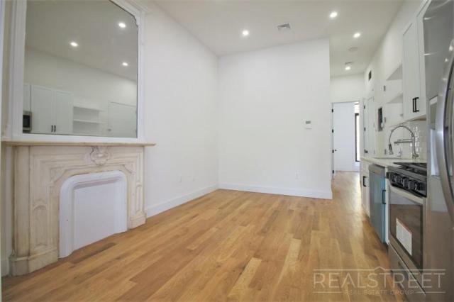 Foto del edificio - 3 bedroom in BROOKLYN NY 11206