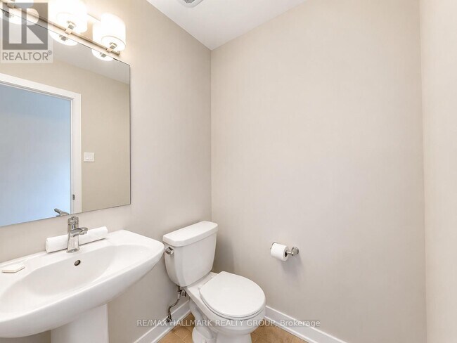 Building Photo - 27 Pumice Pl
