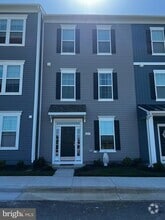 Building Photo - 623 Hemsworth Ln