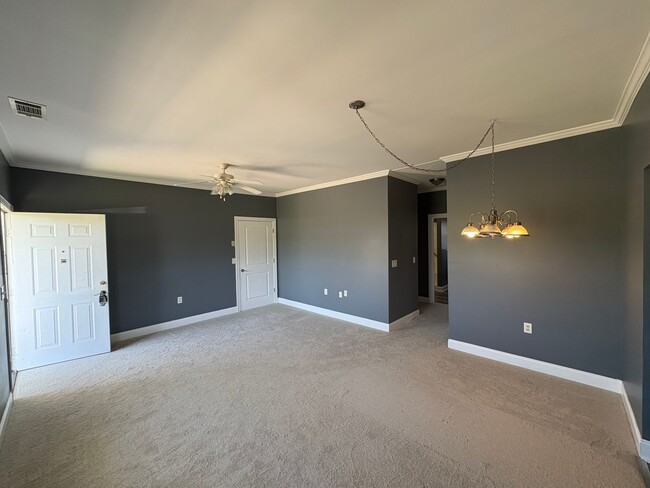 Foto del edificio - 2 bed, 1 bath unit for rent!