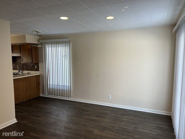 Building Photo - 3 br, 1 bath House - 6515 South Bend Dr