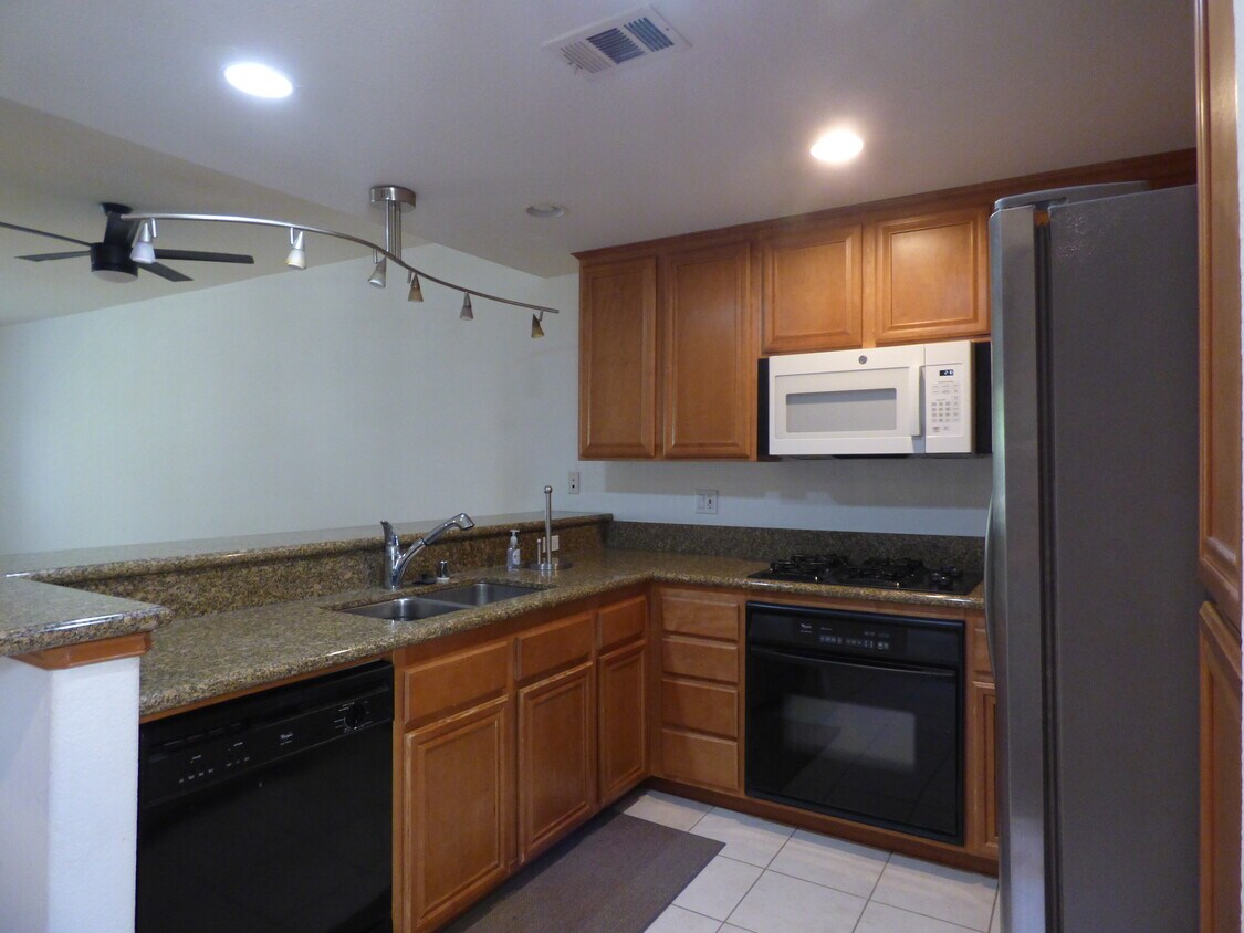 Primary Photo - 301 W G St