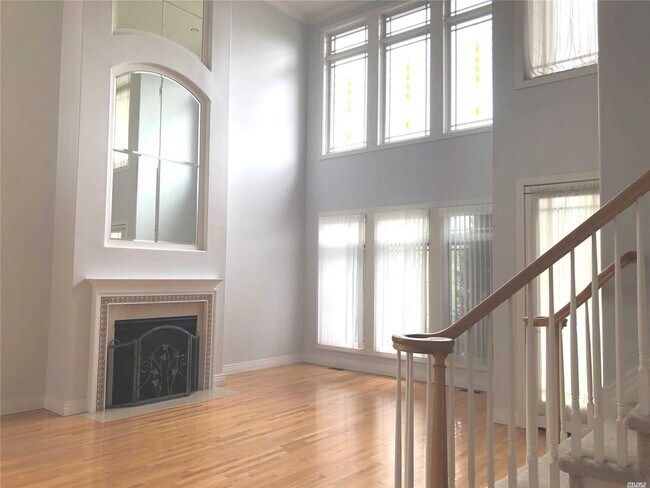 Foto del edificio - 36 Kettlepond Rd