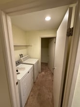 Building Photo - 5055 Valley Crest Dr