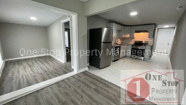 Foto del edificio - Beautiful 4 Bedroom 2 Bathroom Home in Kan...