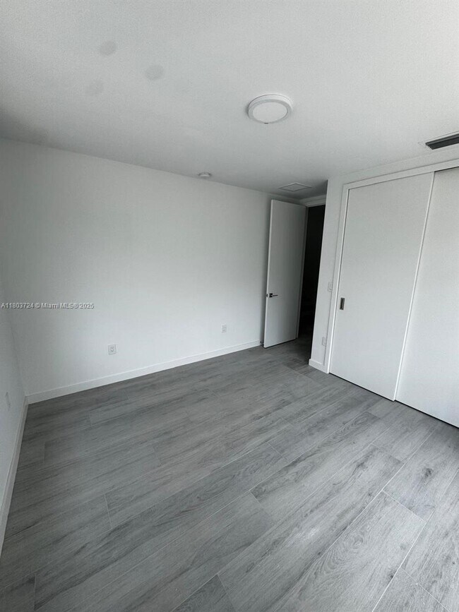 Foto del edificio - 3604 Day Ave