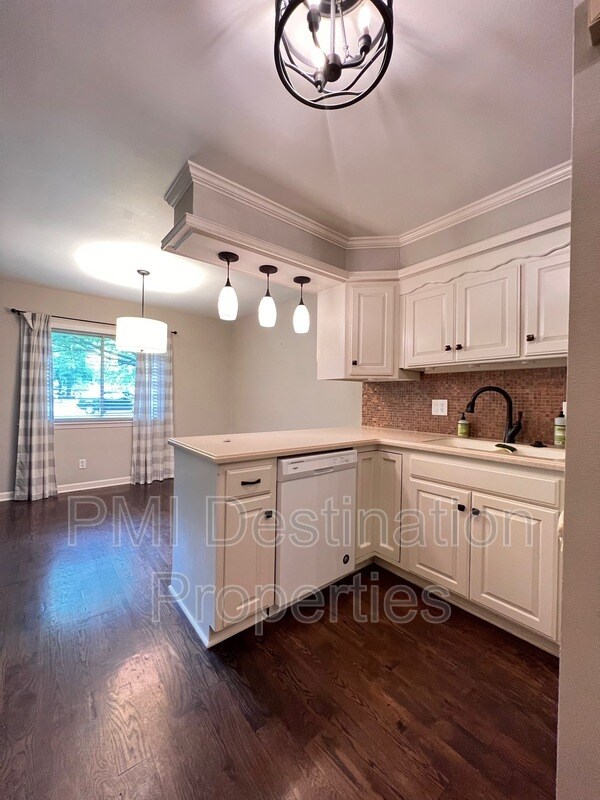 Foto del edificio - 10338 Ash St