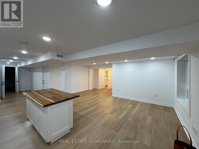 Building Photo - 16 Carew Blvd