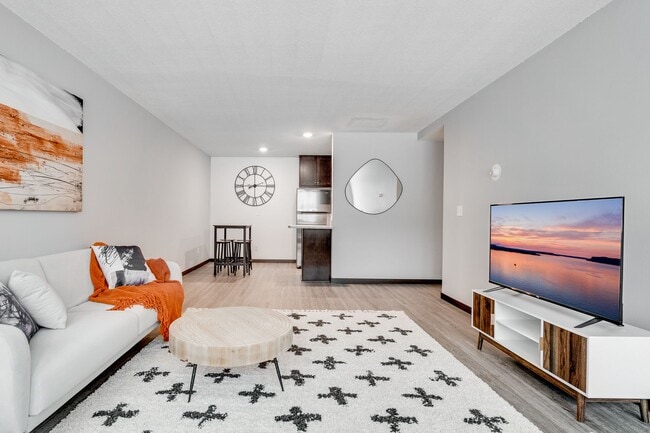 Building Photo - Fine Living at Aquila Park & Royal Park