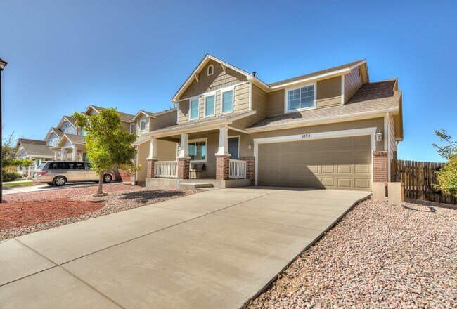 Building Photo - 3 bed 2.5 bath, 2 car/ Close to AFB