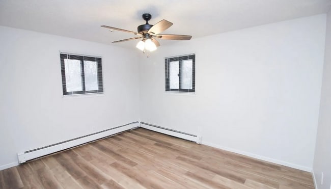Building Photo - 308 Lewis Ave