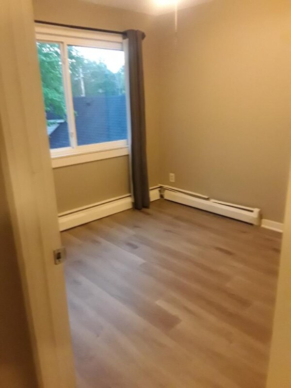 Foto del edificio - 6305 Englewood Ave