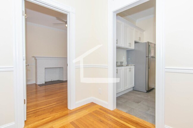 Foto del edificio - Spacious 1BR in Allston! Newer Renovations!