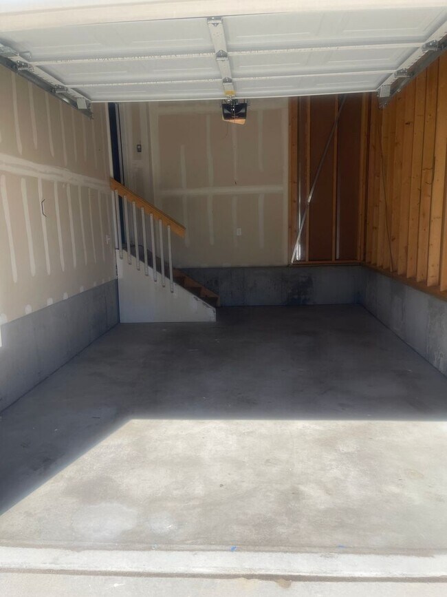 Foto del edificio - 3 Bedroom Townhome in Colorado Springs
