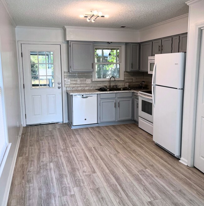 Foto del edificio - 1902 Greenoaks Rd