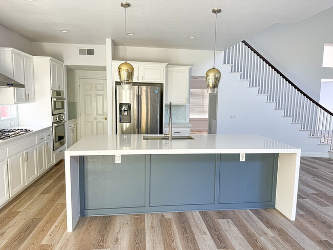 Building Photo - 1215 Sand Dollar Way
