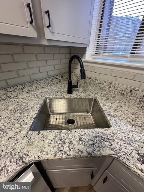 Foto del edificio - 1319 Valley Dr