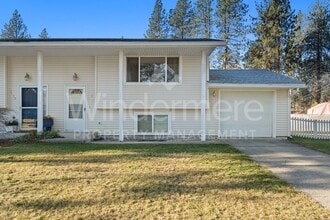 Building Photo - 2012 S Woodlawn Rd