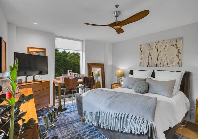 Foto del edificio - 1115 S Alamo St