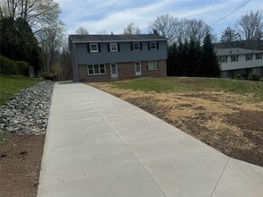 Building Photo - 136-138 Meeker Rd