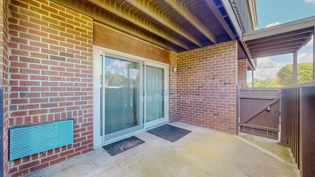 Foto del edificio - 106 Balance Rock Rd