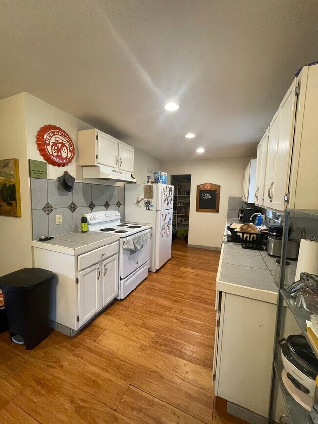 Building Photo - STUDENTS WELCOME! Spacious Home in West Ft. Collins w/ Large Fenced Yard, Garage