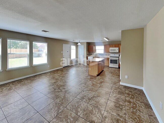 Foto del edificio - 18107 Quiet Ridge Ln